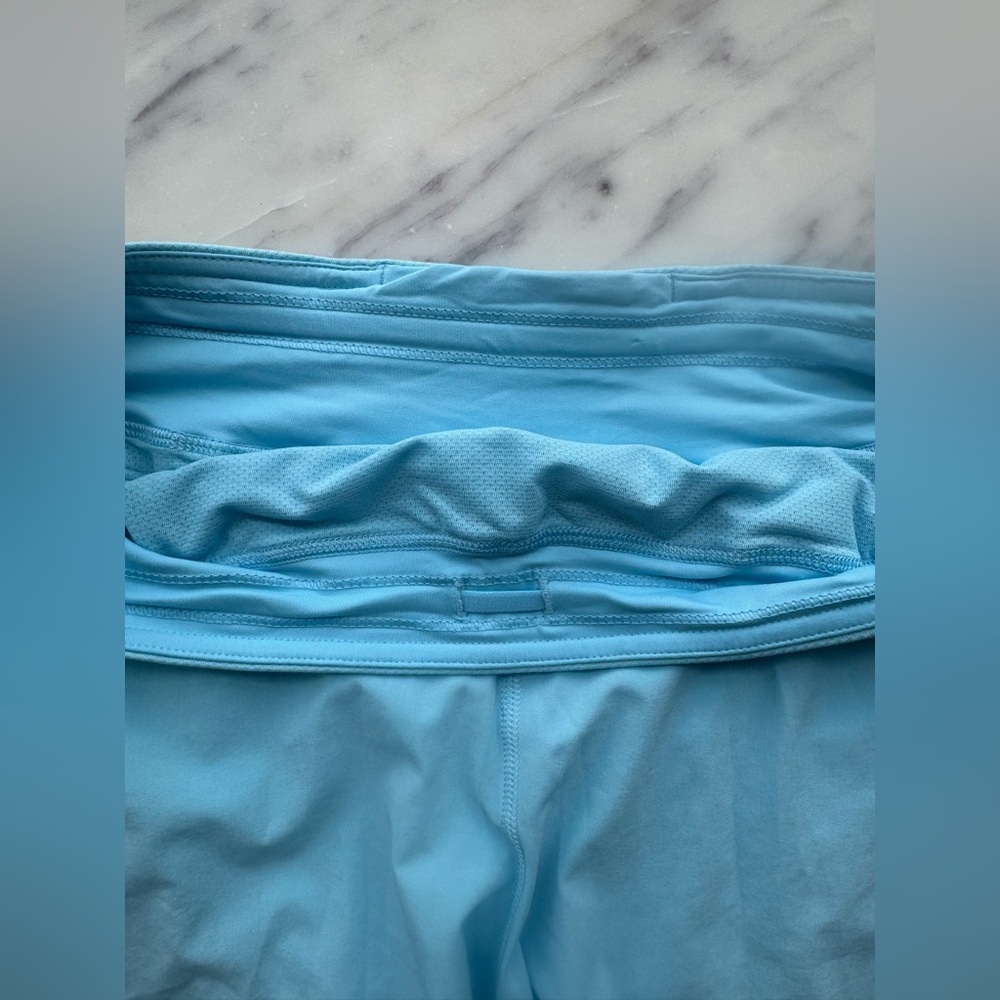 NWOT lululemon HR find your pace shorts sz 8 in blue chill (RARE/DISCONTINUED) - Picture 8 of 13